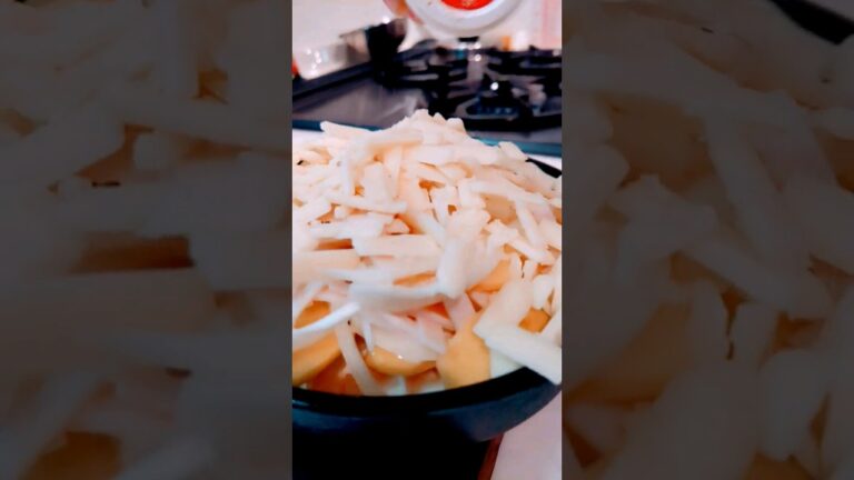 🥧スキレット料理🧑‍🍳じゃがいものミルクグラタン🤩😁😋切って入れるだけ〜とろ〜り🧀チーズとミルク、ジャガイモの優しい味🍀🎉❤️💪#shorts