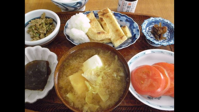 豆腐とキャベツの味噌汁で朝食 #Shorts