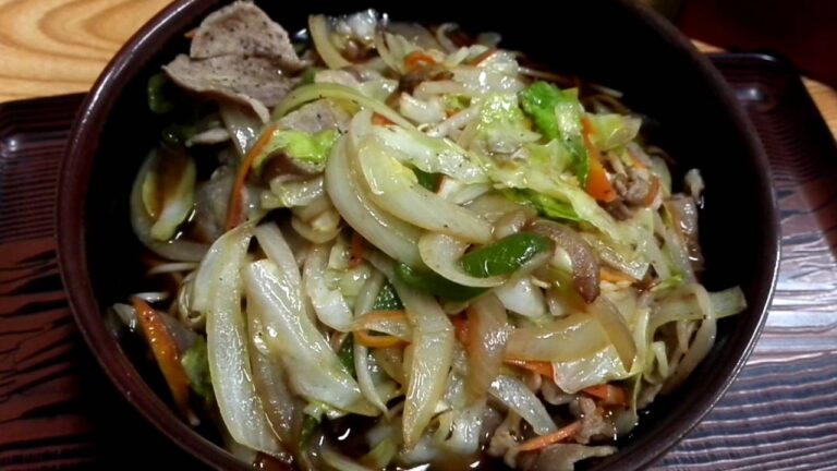 八丈島「千両」の肉野菜冷やしそば