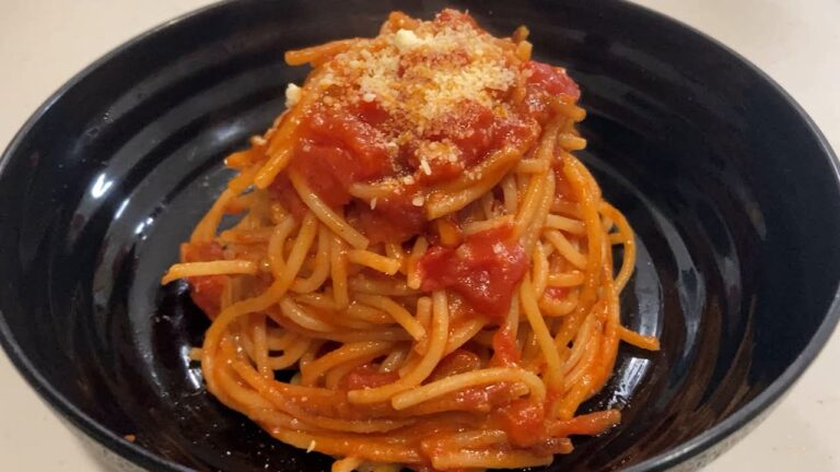 暗殺者のパスタを作ったら微妙に焦がしすぎたけど美味しかった【おこげパスタ】