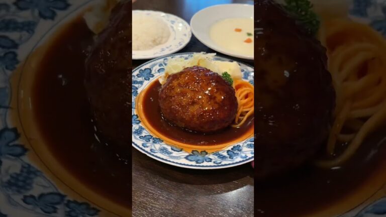 大阪・なんば「重亭」の肉汁あふれだすジューシーなハンバーグステーキが最高！