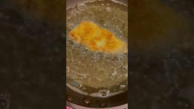 ただ白身魚フライを揚げる動画