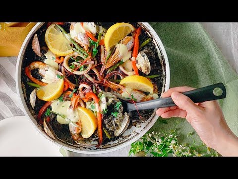 【海をお届け🦑】イカのモノクロームパエリア🖤