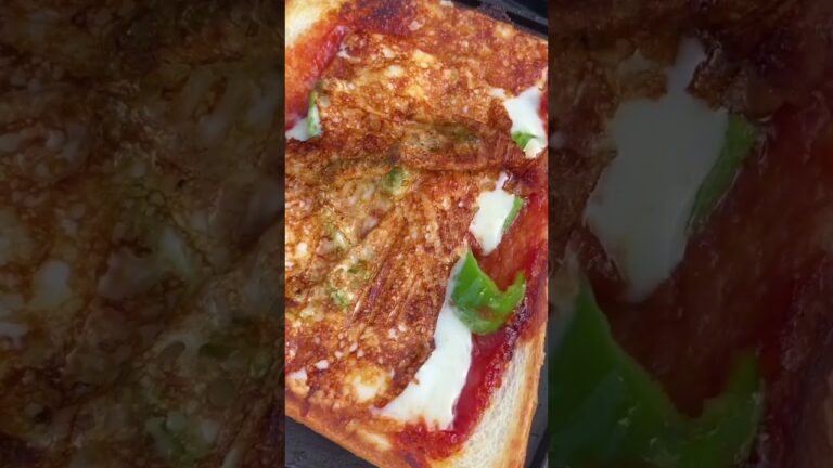 ホットサンドメーカーでカンタン！さけるチーズのピザトースト！#shorts#アウトドア#ホットサンドメーカー