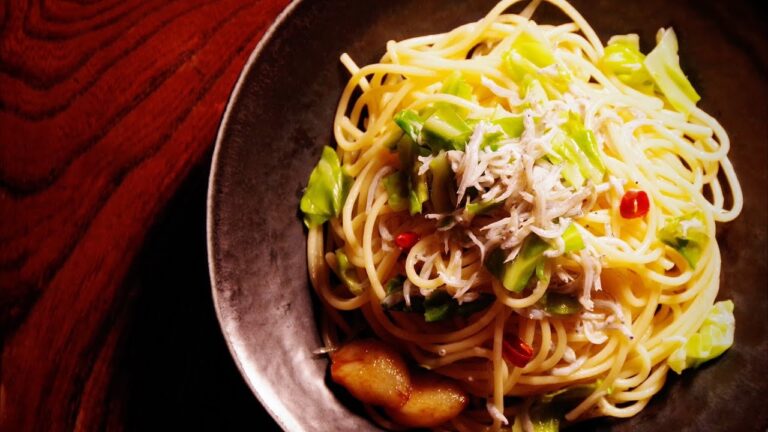 How to make cabbage and whitebait pasta春キャベツと釜揚げしらすのペペロンチーノの作り方