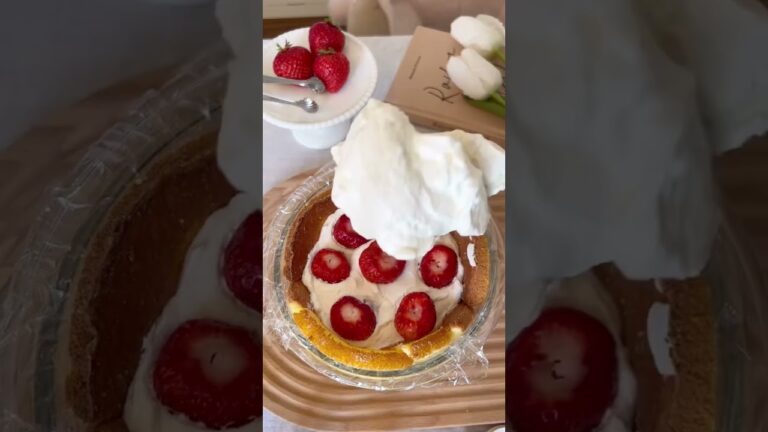 いちごスペシャルで超簡単いちごズコットケーキ👩🏻‍🍳🍓#いちごスペシャル #おうちカフェ #簡単レシピ #お菓子作り #いちごスイーツ #homecafe #strawberrycake