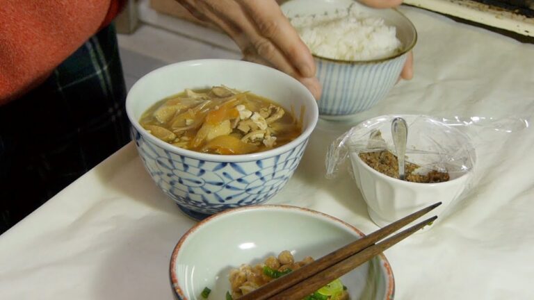 『中西の朝食』〜豚汁と“松阪牛ちりめん”と納豆とごはん〜寒い日にあたたかい汁物、最高です、、、。