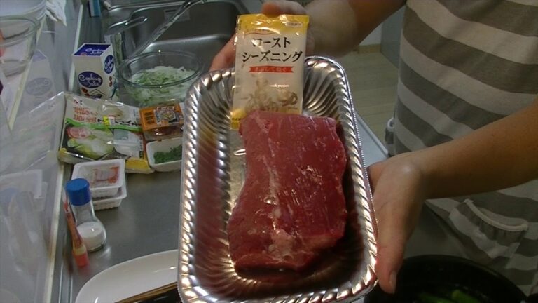 【料理動画】ローストビーフ、ぎょうざスープ、オクラ納豆キムチあえ、きのこの炊き込みご飯。