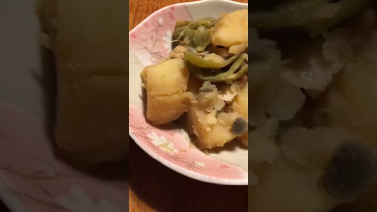 芋の煮っ転がしとコロッケだよ！