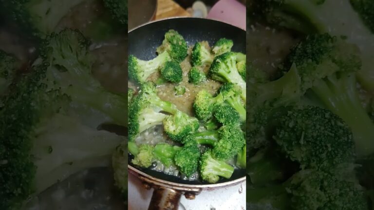 スパイスと炒めて煮るだけ☆海老とブロッコリーとココナッツミルクのカレー※ココナッツクリームバージョン