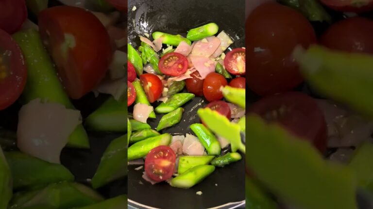 アスパラとベーコンのガーリックパスタで元気を取り戻せ！ #shorts #short #food #一人飯 #パスタ #最幸