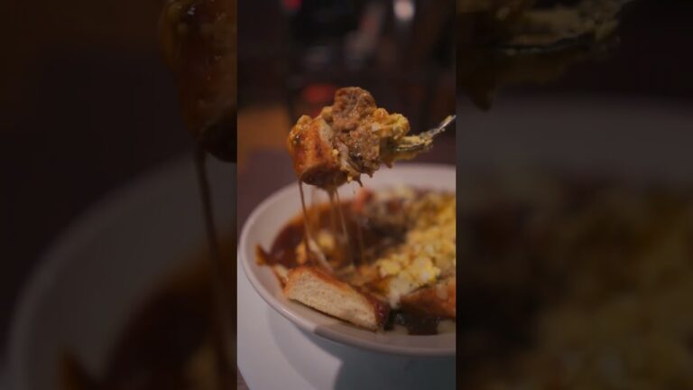 【目白】地下に隠れた昭和レトロな喫茶店でチーズハンバーグパンカレーとキングアーサーブレンド【伴茶夢】