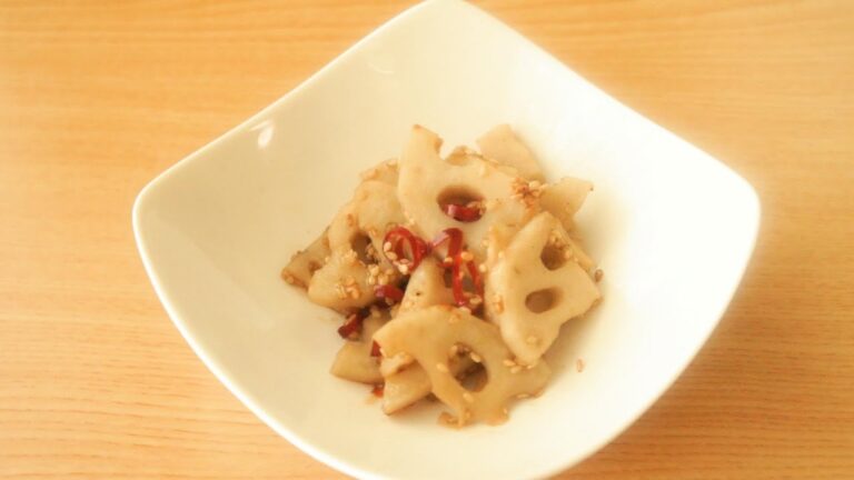 【れんこんのきんぴら】作り置きメニューです。お弁当のおかずにもなりますよ♪How to cook the lotus root kinpira.;japanese food
