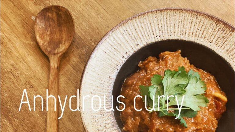 柔らかくなったバナナを使って無水カレーを作るとこれが旨い。