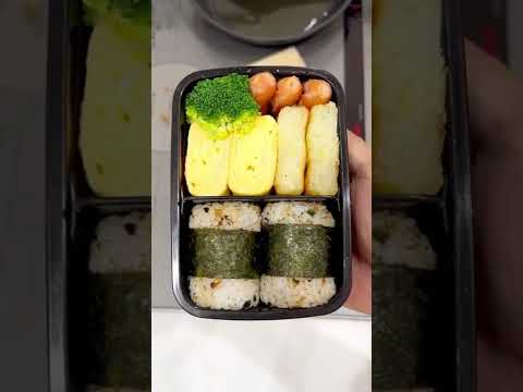 ハッシュドポテトと玉子焼き入りおにぎり弁当！