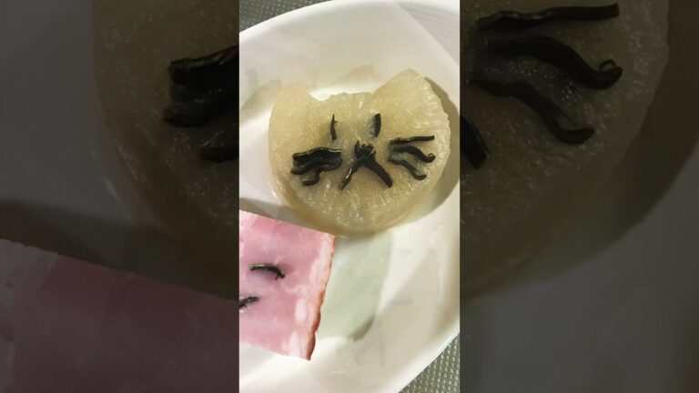 #おでん 大根にだしを直接的に染みさせる。だし昆布を差し込み。#馬鹿の食卓