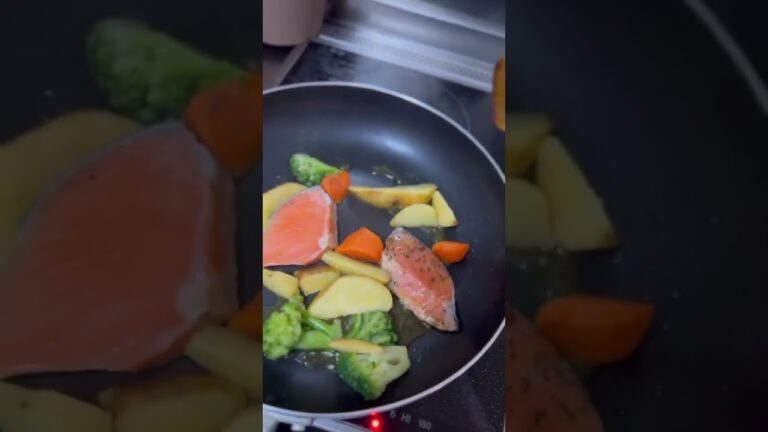 😋🍳🍛🥦サーモンのバジルソテーBasil sautéed salmon#make #food #for #fun #salmon #japan