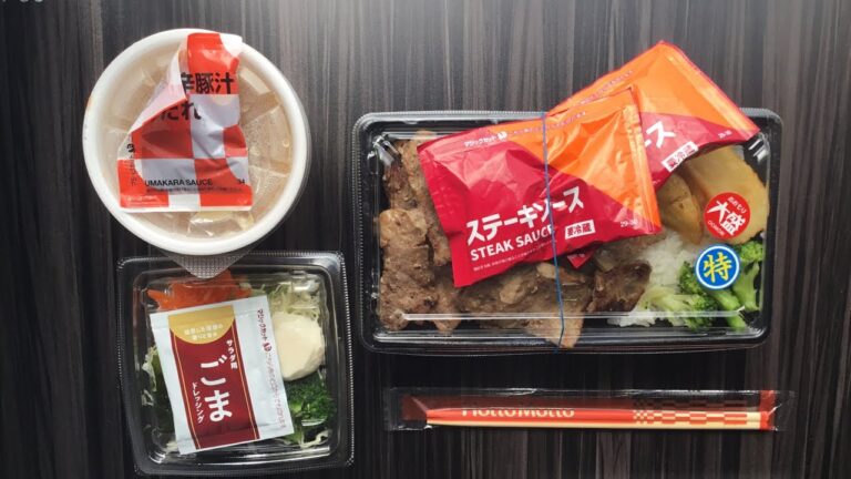 ホットモットのダブルビーフステーキ重を大盛りで食べてみた！