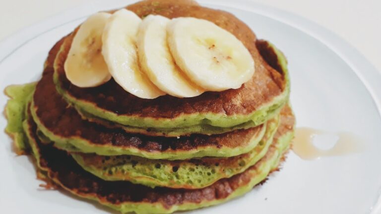 ホットケーキミックスで作るバナナ入り小松菜パンケーキ【komatsuna pancake】