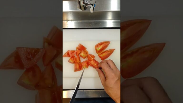 お茶漬けの素で簡単サラダ！#お茶漬けの素#きゅうりレシピ#トマトレシピ