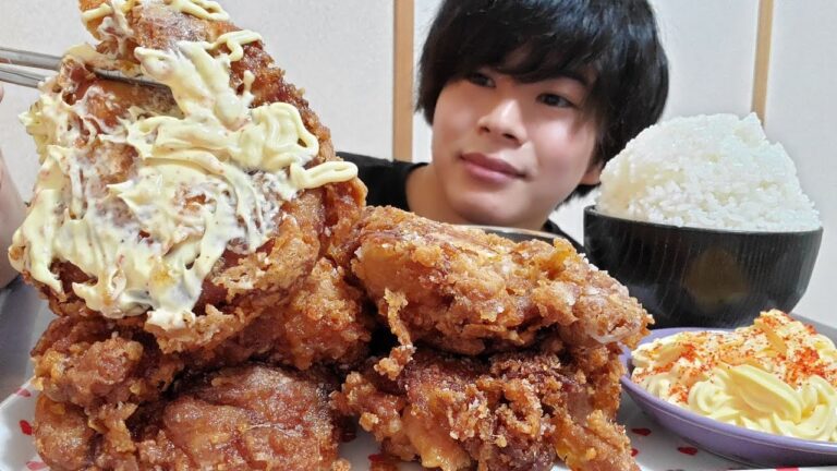 巨大からあげに一味マヨネーズをたっぷりと付けて食べ、ホクホクな白米をかきこむ。これまさに天国。