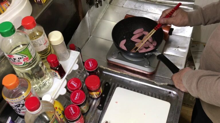 巣篭もり生活　男飯『ソーセージとキャベツのバター醤油炒め』