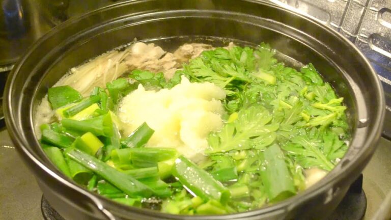 ビタミン豊富で風邪予防に最適、豚肉のみぞれ鍋　　How to make Mizore-nabe (a stew like dish with lots of grated daikon)