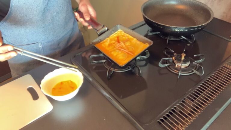 お弁当レシピ #カニカマ入りだし巻き卵