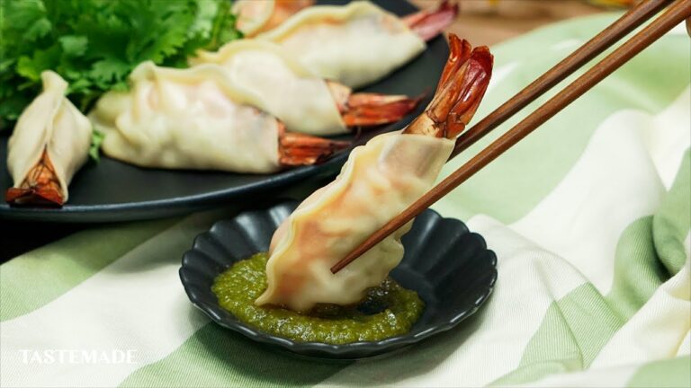 【タイの風味】グリーンチリソースでえび餃子【カラフルソース】