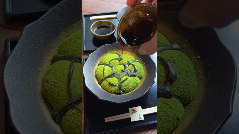 100%むせる抹茶わらびもち！ぷるぷるとろとろで無限に食べれる🍵 #ぎをん小森