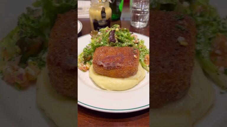 パリのカフェをイメージしたオシャレなお店🇫🇷 料理はフランスで修行したシェフが作る本格フレンチなのに、ビックリするくらいお値段リーズナブル！ #京都グルメ