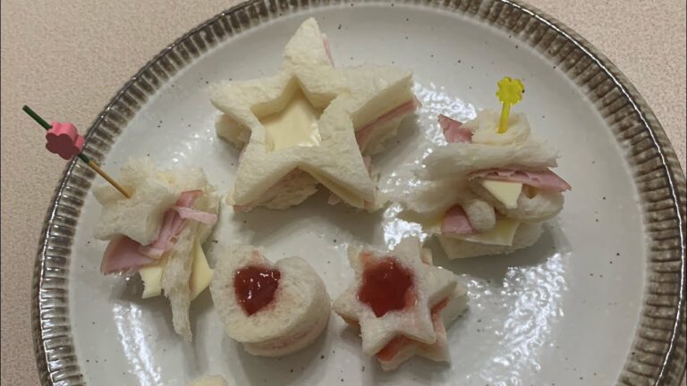 おうちで作ろう！子供と一緒に型抜きサンドイッチ🥪