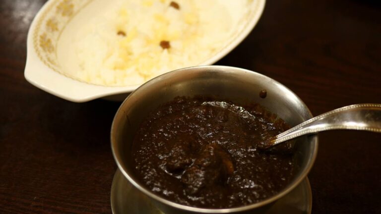 東京でいちばん美味しいカレー屋『トマト』の和牛ビーフジャワカレー