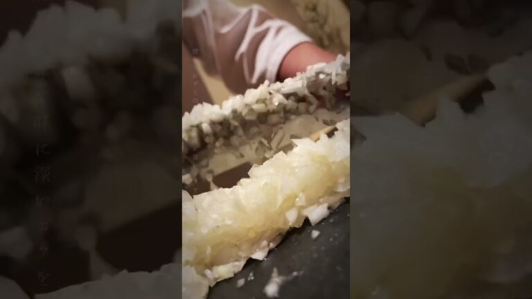 【鮨屋が作る玉ねぎ醤油】魚料理だけでなく肉料理にも◎#高級鮨 #ミシュラン #グルメ #鮨職人 #食べログ #江戸前鮨 #鮨コース #寿司屋レシピ #玉ねぎ醤油 #shorts