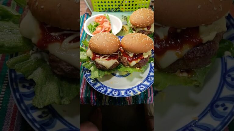 【これも私の定番】牛挽き肉からハンバーグを作ってハンバーガーが完成したので食べていきます