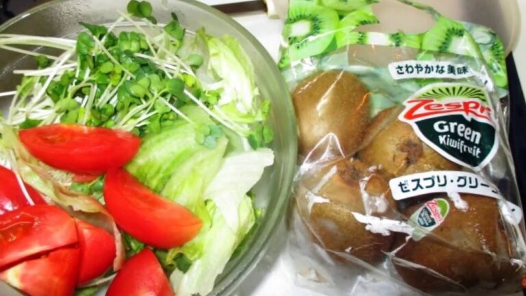 ハワイ料理のロコモコ作り