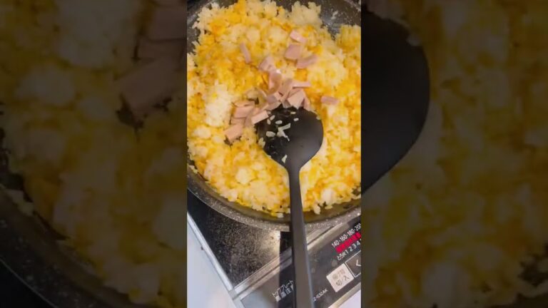 カルディの『ぬって焼くだけカレーパン』を使ったカレー炒飯