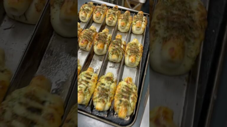 焼き立てパン「"ヤマサ"磯ちくわ」