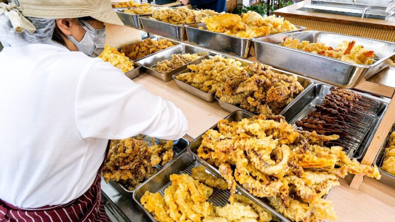 日本最大級セルフうどん屋の天ぷらがスゴい。１日１０００人来店の大行列！