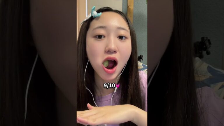 シャインマスカットに点数つけた笑笑笑#シャインマスカット #asmr #咀嚼音 #海外で流行ってるらしい