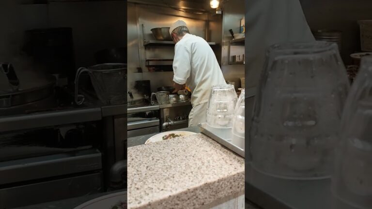 世界一美味しいレバニラ炒めを作る伝説の料理人の技