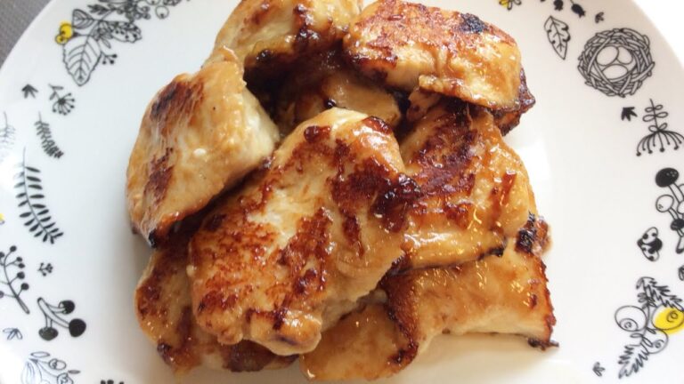 鶏むね肉のこくうまにんにく醤油チキン