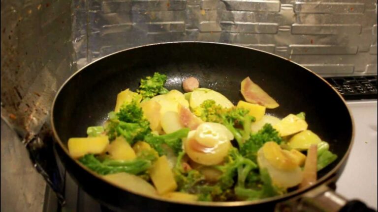 【4K2K】ジャガイモとブロッコリー炒め Fried potatoes and broccoli