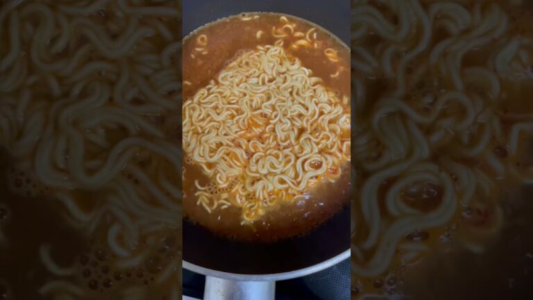 辛いラーメン作る/ASMR/グツグツ音/辛麺/먹방/라면