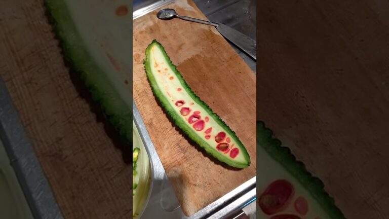 種が赤くなったゴーヤみたことありますか？