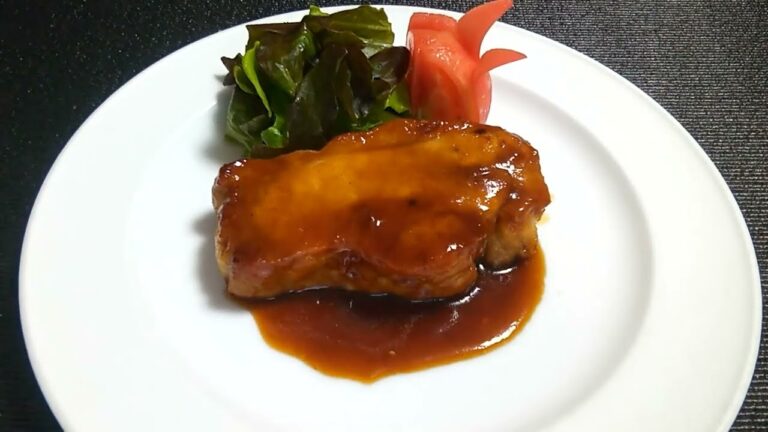 厚切りポークの生姜焼き（ジンジャーステーキ）（Ginger grilled thick-sliced pork (ginger steak)）