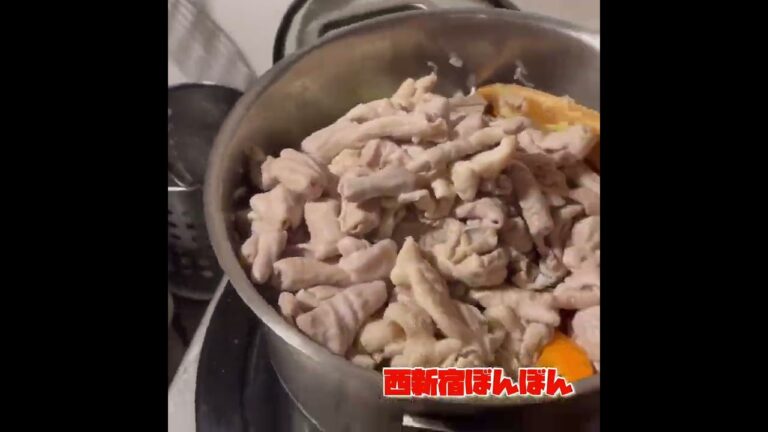 居酒屋のモツ煮込み