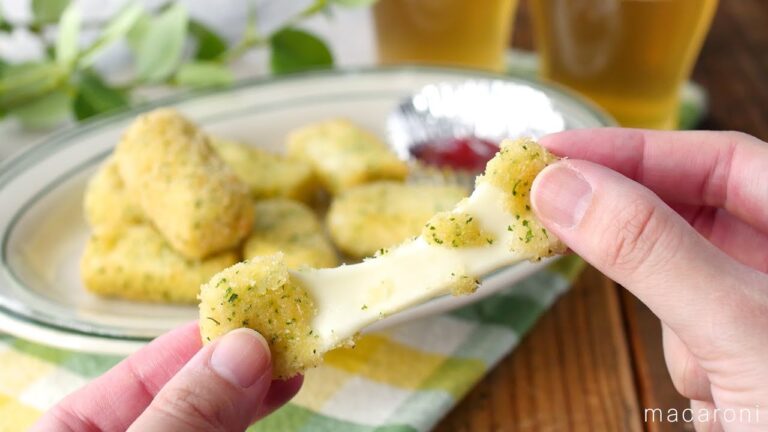 【チーズスティック】とろ〜っと伸びる！おやつやおつまみに♪｜macaroni（マカロニ）
