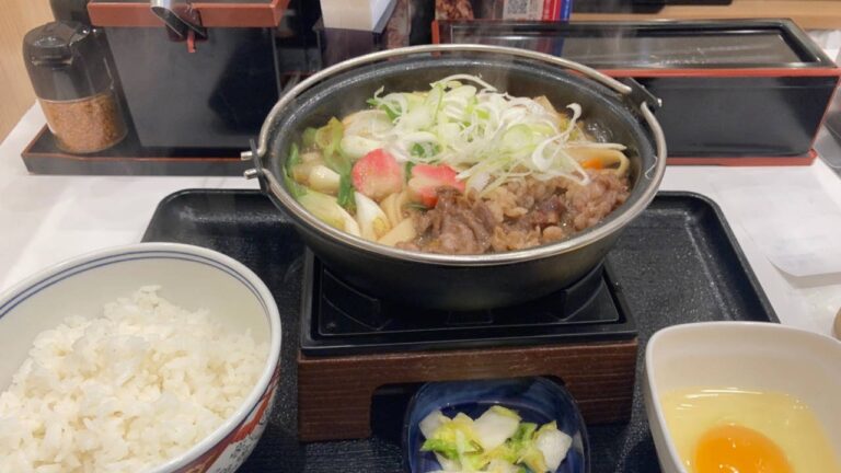 黒毛和牛すき鍋膳 (吉野家) ぬふふの写真と動画