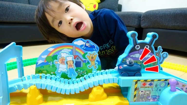 レオくんがアンパンマン すすめ!もぐりん もぐって冒険 くねくねロードで遊ぶよ！ レオスマイル